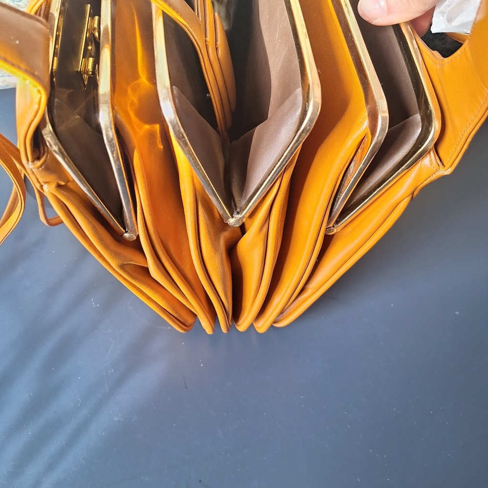 Vintage Preowned Tan Possible Leather Women's Bag Made In Italy---Lou Taylor - Picture 6 of 12